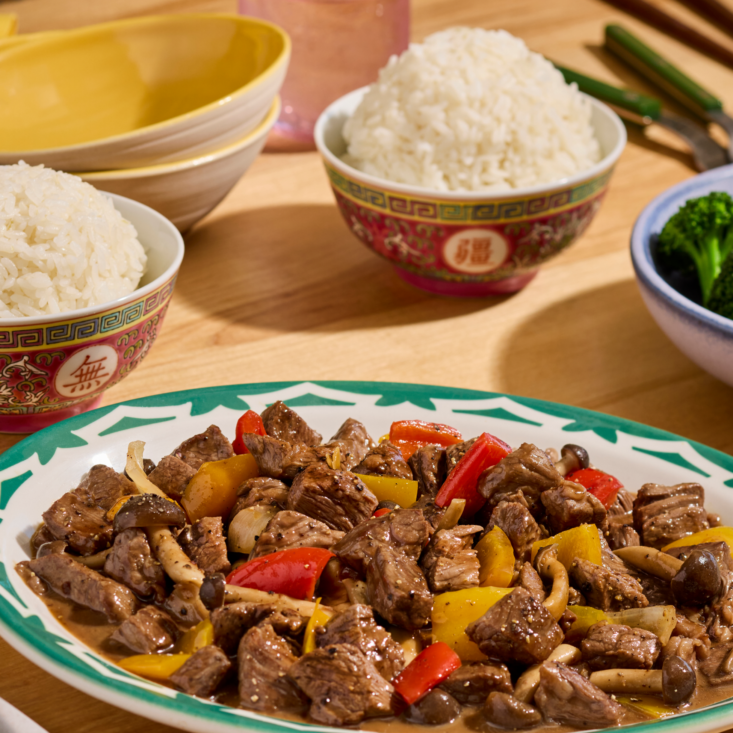 Black Pepper Beef & Stir Fry Vegetables with Steamed Rice-MìLà