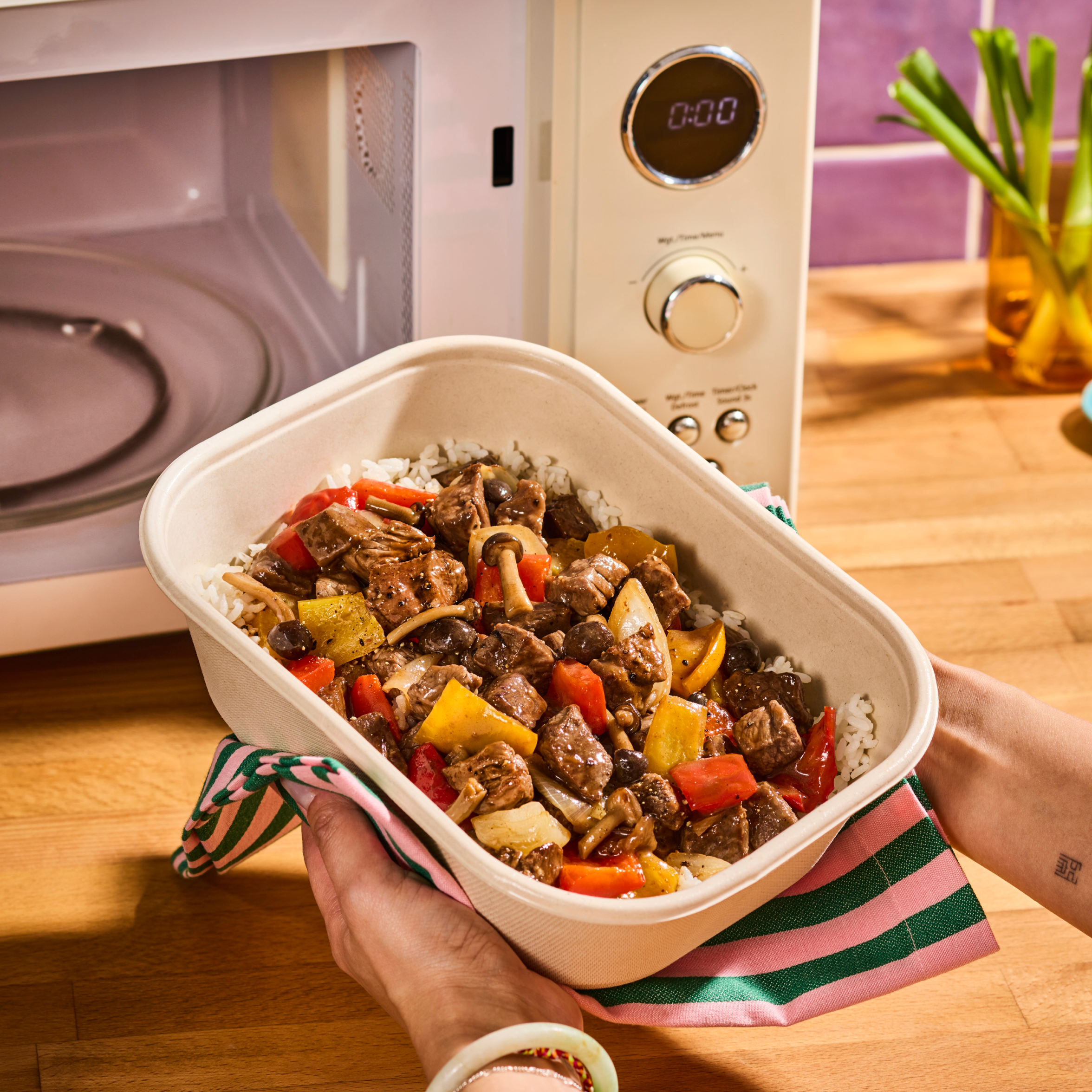 Black Pepper Beef & Stir Fry Vegetables with Steamed Rice-MìLà